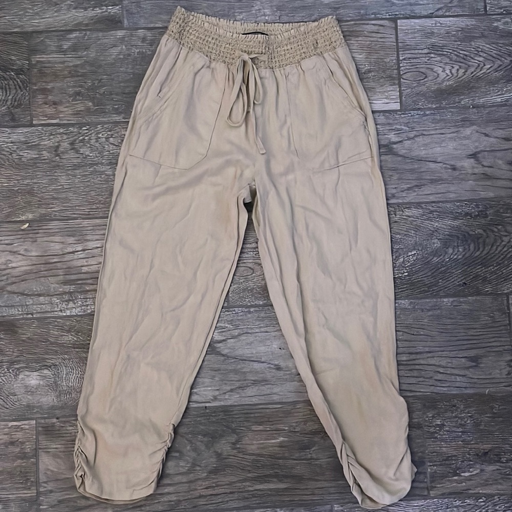 tan capri joggers